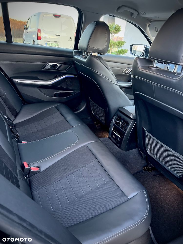 BMW Seria 3 320d - 15
