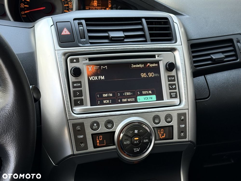 Toyota Verso 1.8 Edition - 21