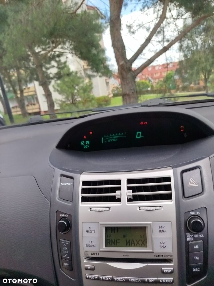Toyota Yaris - 6