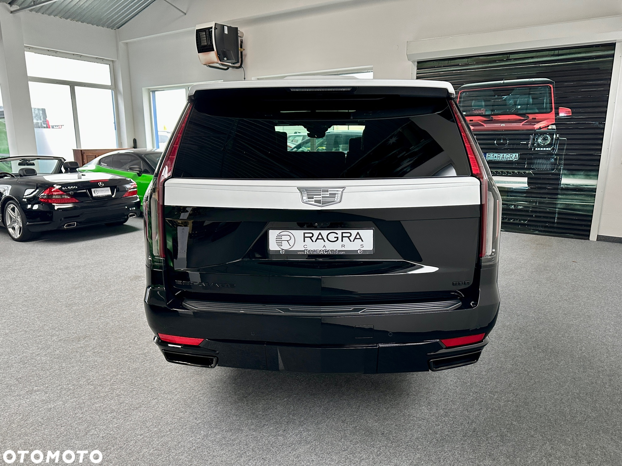 Cadillac Escalade 6.2 V8 AWD AT Platinum - 8