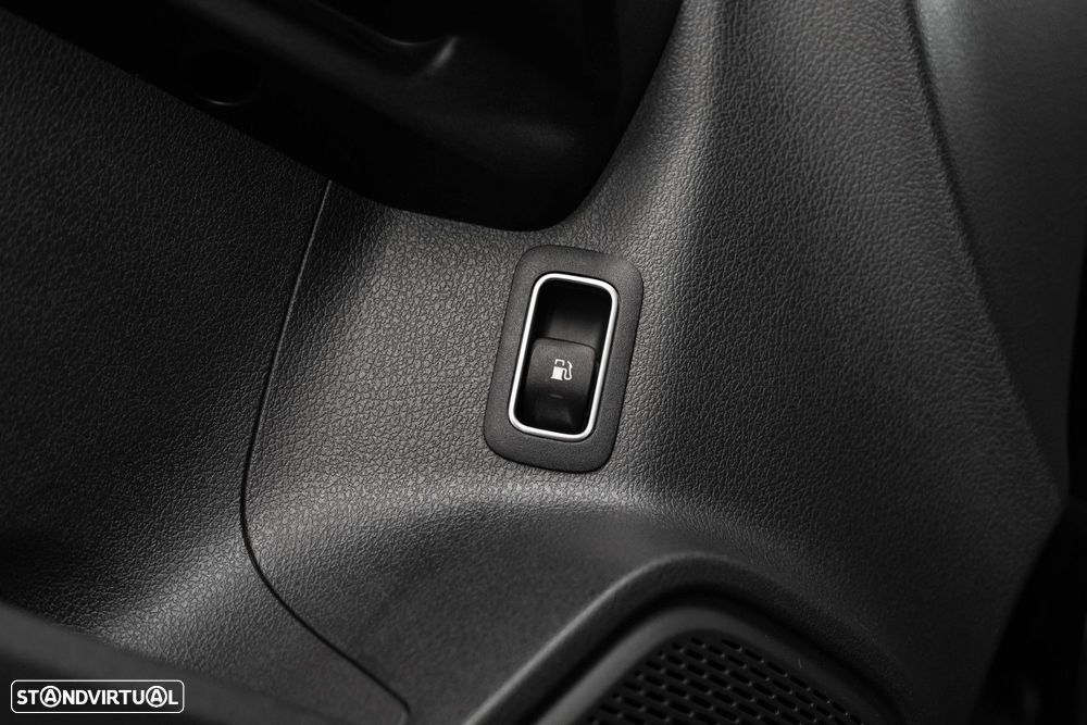 Mercedes-Benz GLA 250 e 8G-DCT AMG Line - 45