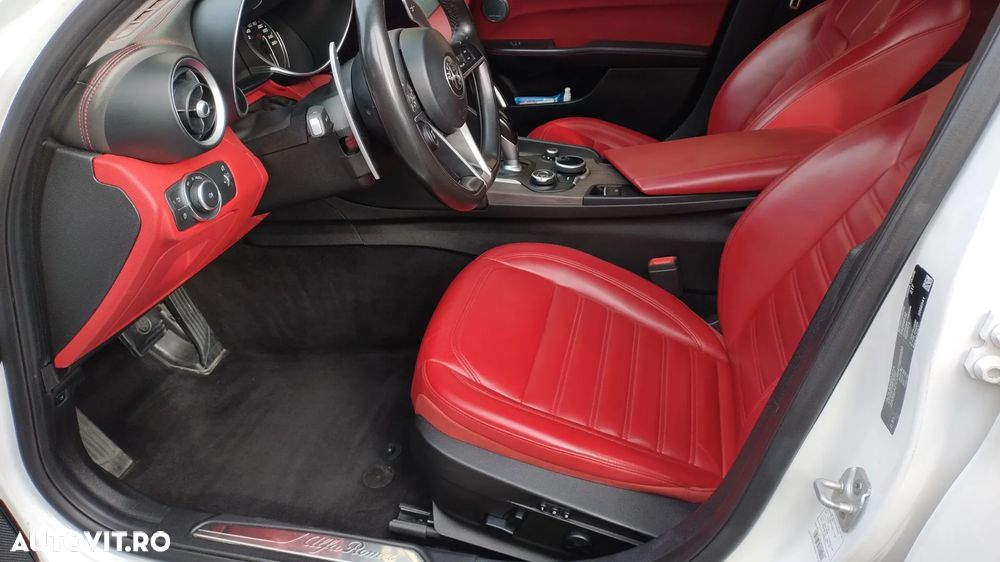Alfa Romeo Giulia - 12