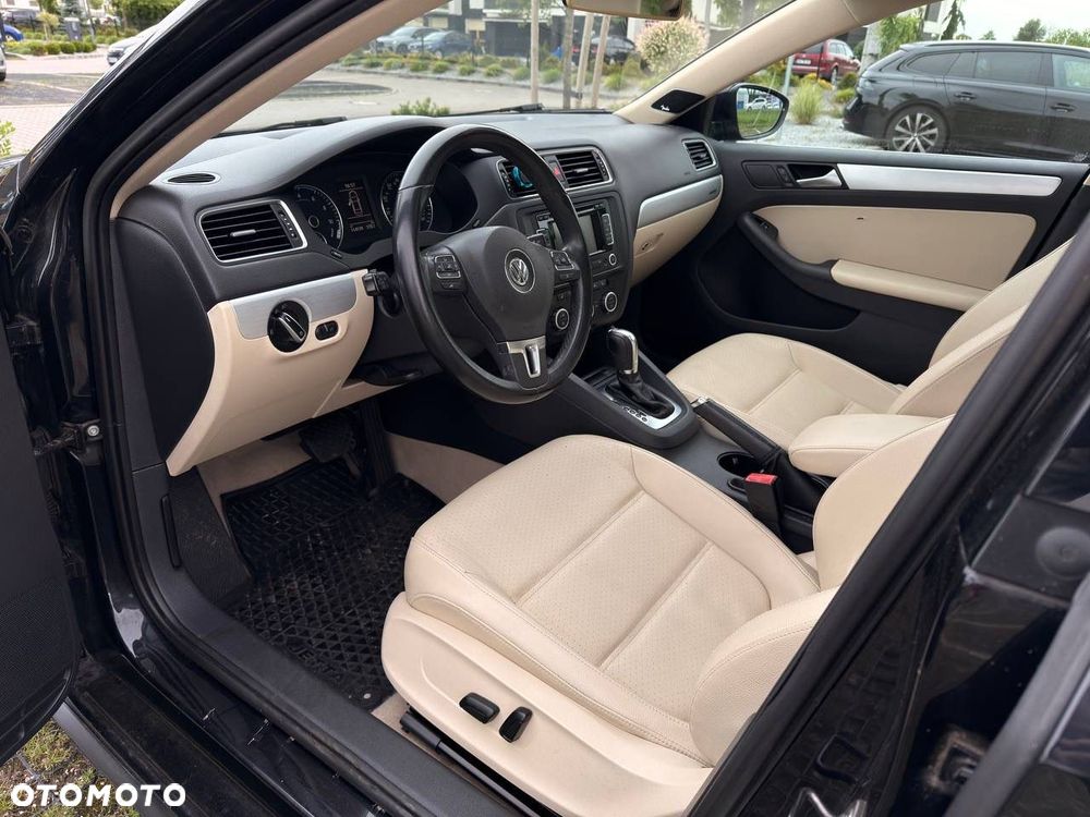 Volkswagen Jetta - 7