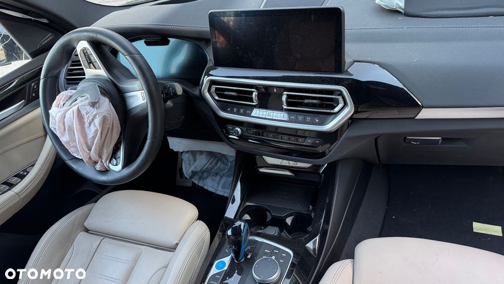 BMW iX3 80kWh Impressive - 17