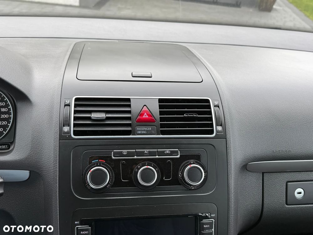 Volkswagen Touran 1.6 TDI DPF BlueMotion Technology Trendline - 28