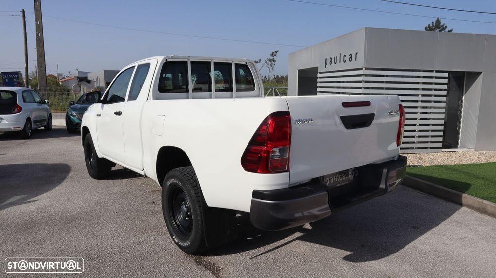 Toyota Hilux - 4