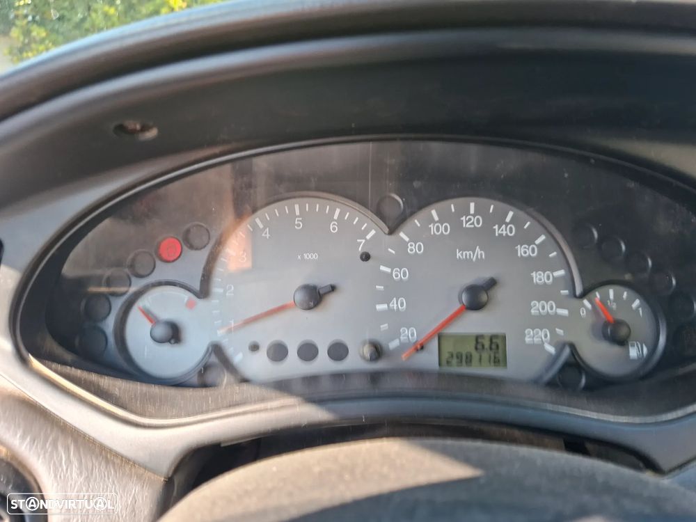 Ford Focus SW 1.8 TDCi Comfort - 10