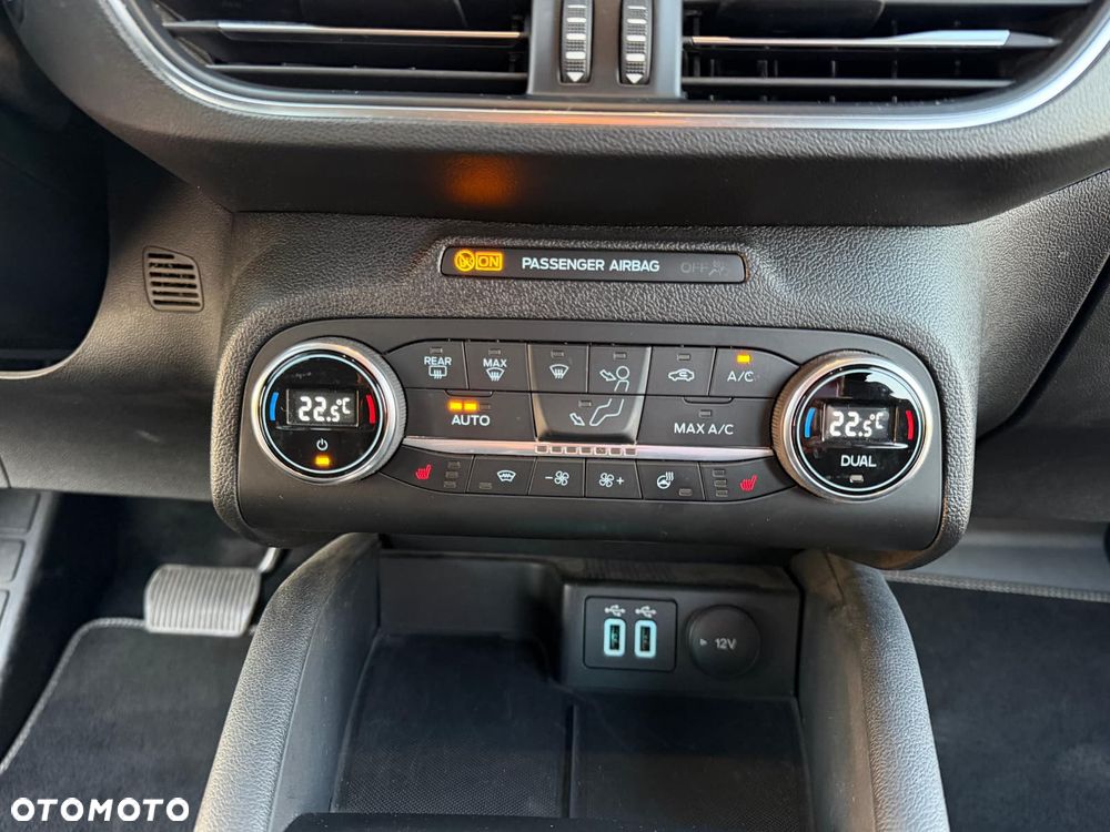 Ford Focus 1.0 EcoBoost Titanium Business - 19
