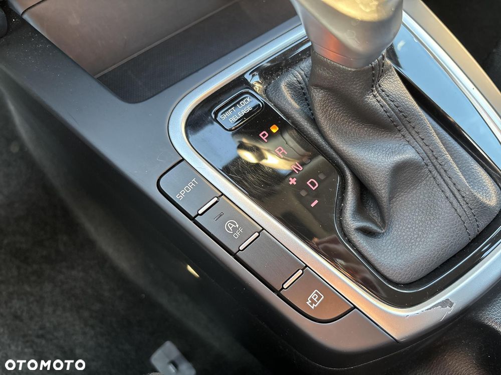 Kia Ceed 1.5 T-GDI M DCT - 24