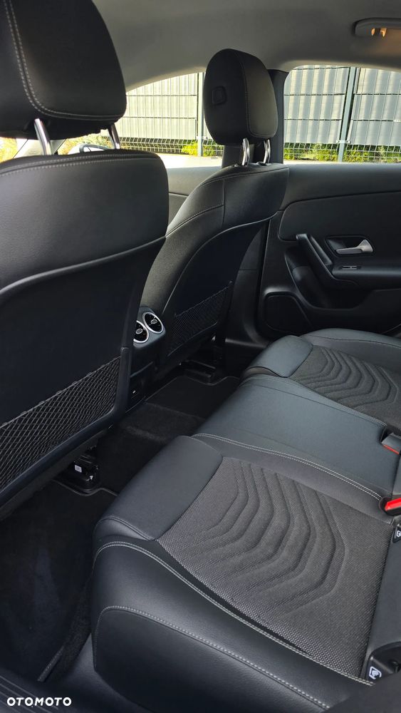 Mercedes-Benz CLA 200 7G-DCT - 11