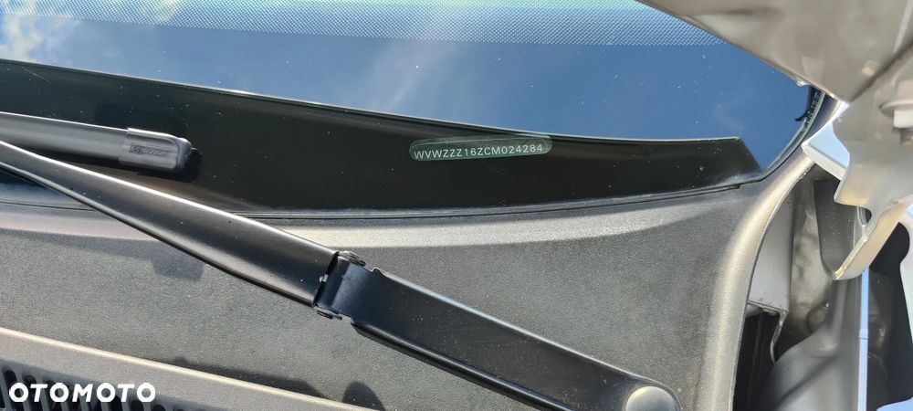 Volkswagen Jetta 1.6 TDI Trendline - 21