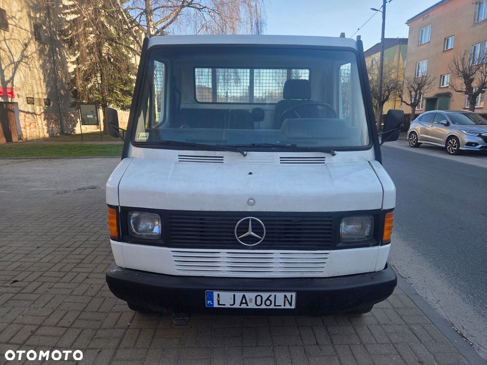 Mercedes-Benz 408D - 6