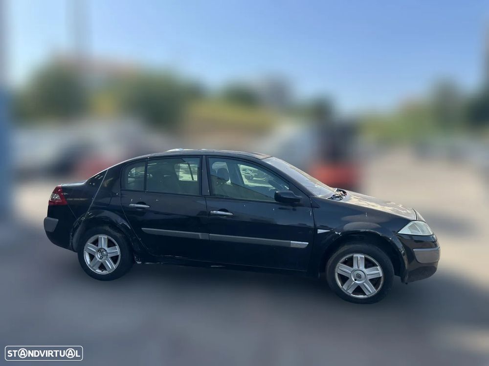 Renault Megane II Sedan 1.5 dCi 101cv de 2005 para peças - 2