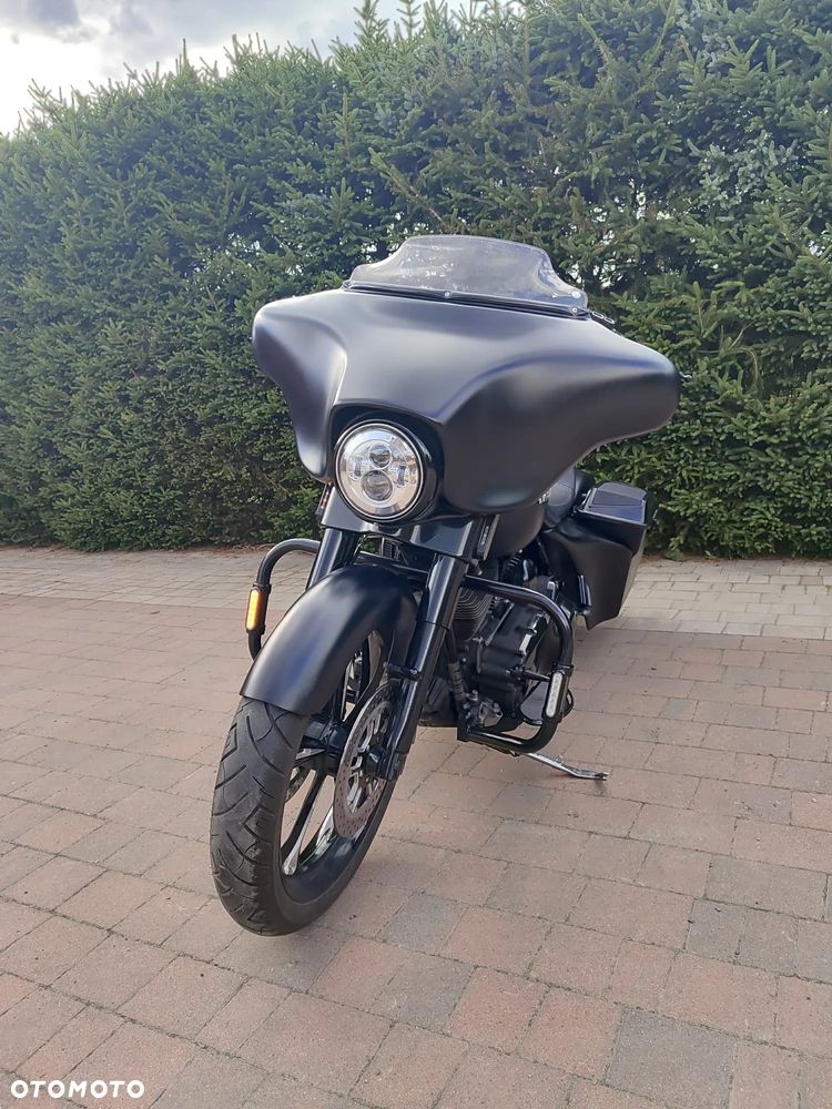 Harley-Davidson CVO Street Glide - 4