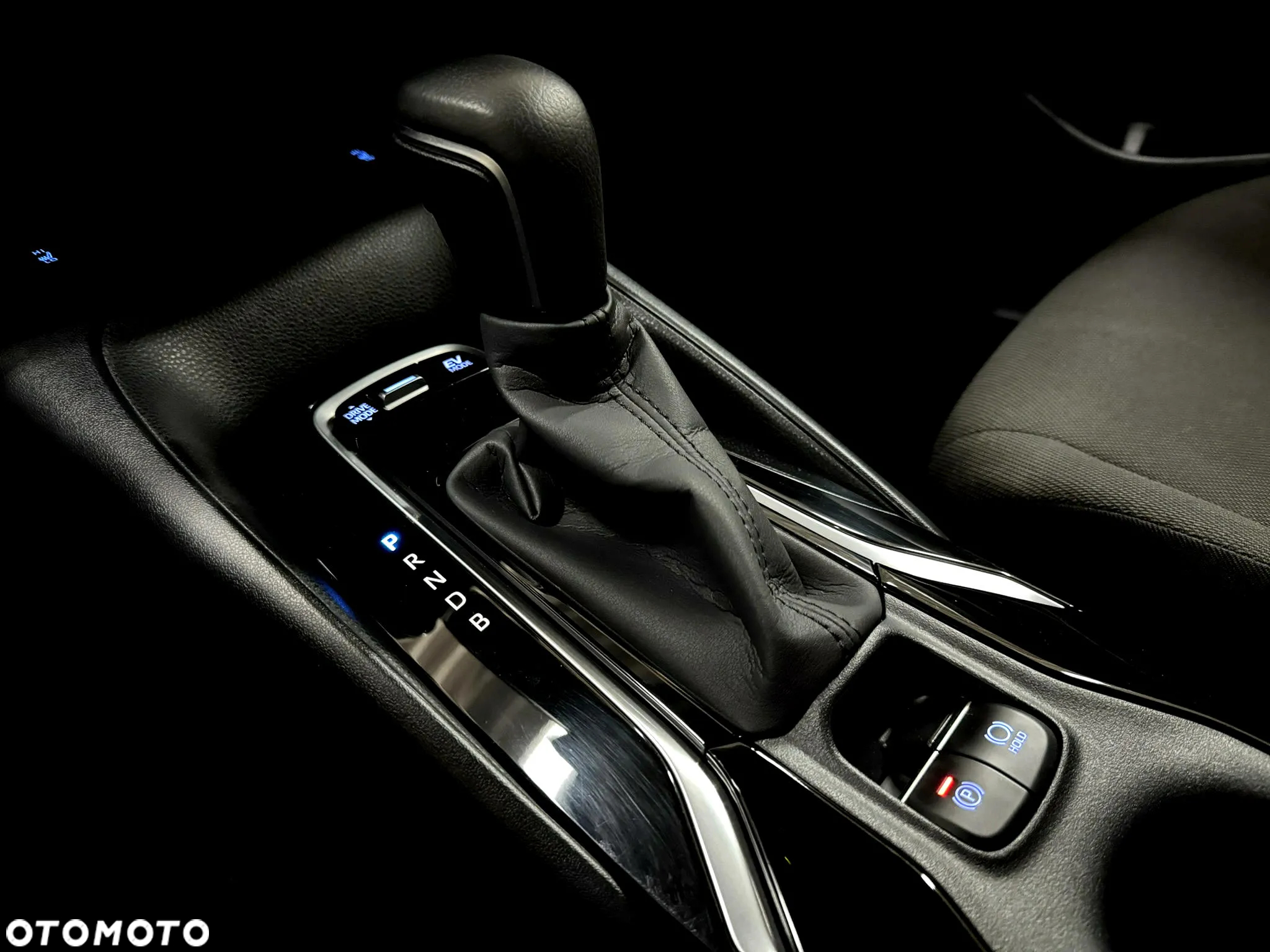 Toyota Corolla 1.8 Hybrid GPF Comfort - 29