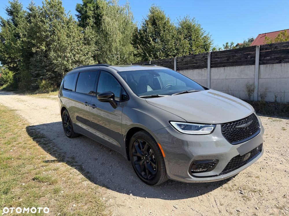 Chrysler Pacifica - 5