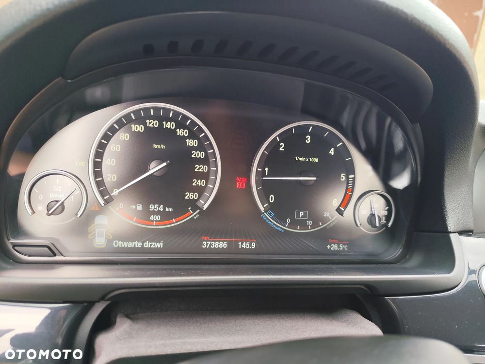 BMW Seria 5 520d xDrive - 15