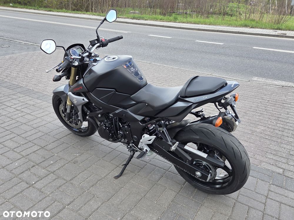 Suzuki GSR - 30