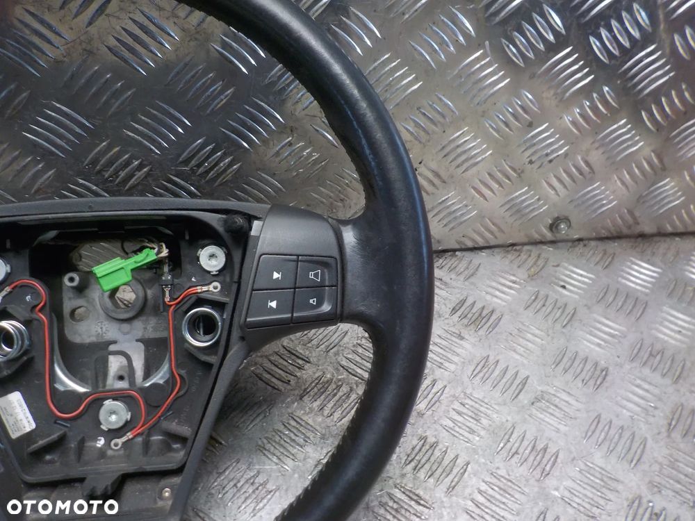 VOLVO C30 KIEROWNICA MULTIFUNKCJA - 4