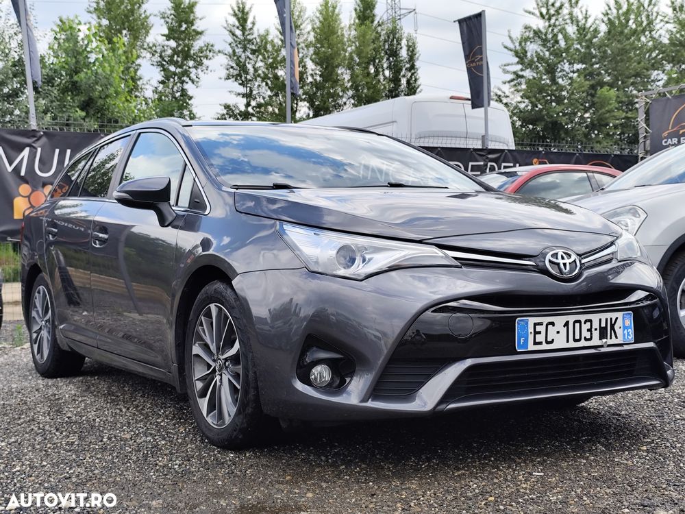 Toyota Avensis 2.0 D-4D Executive - 22