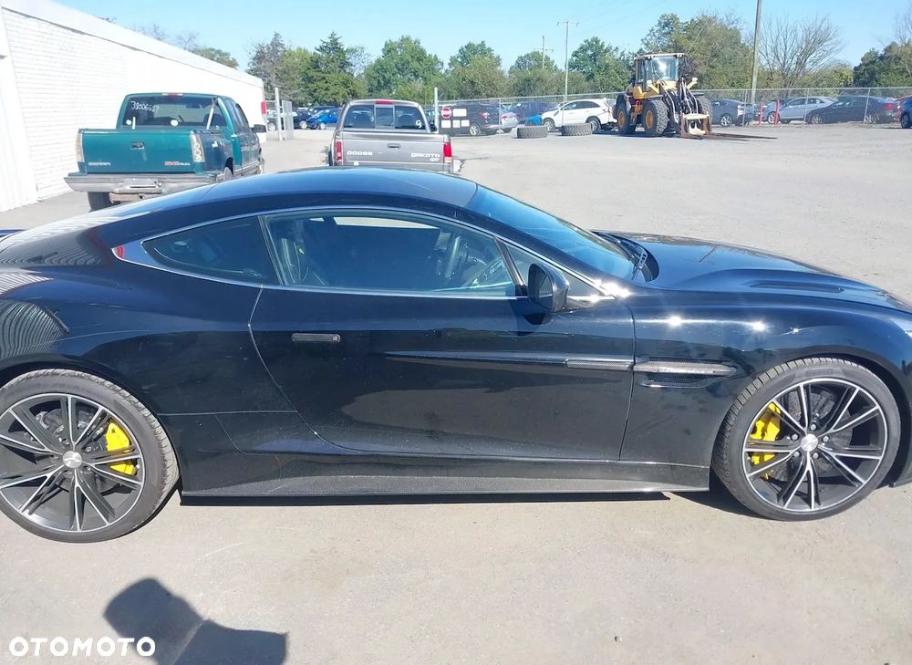 Aston Martin Vanquish Coupe - 5