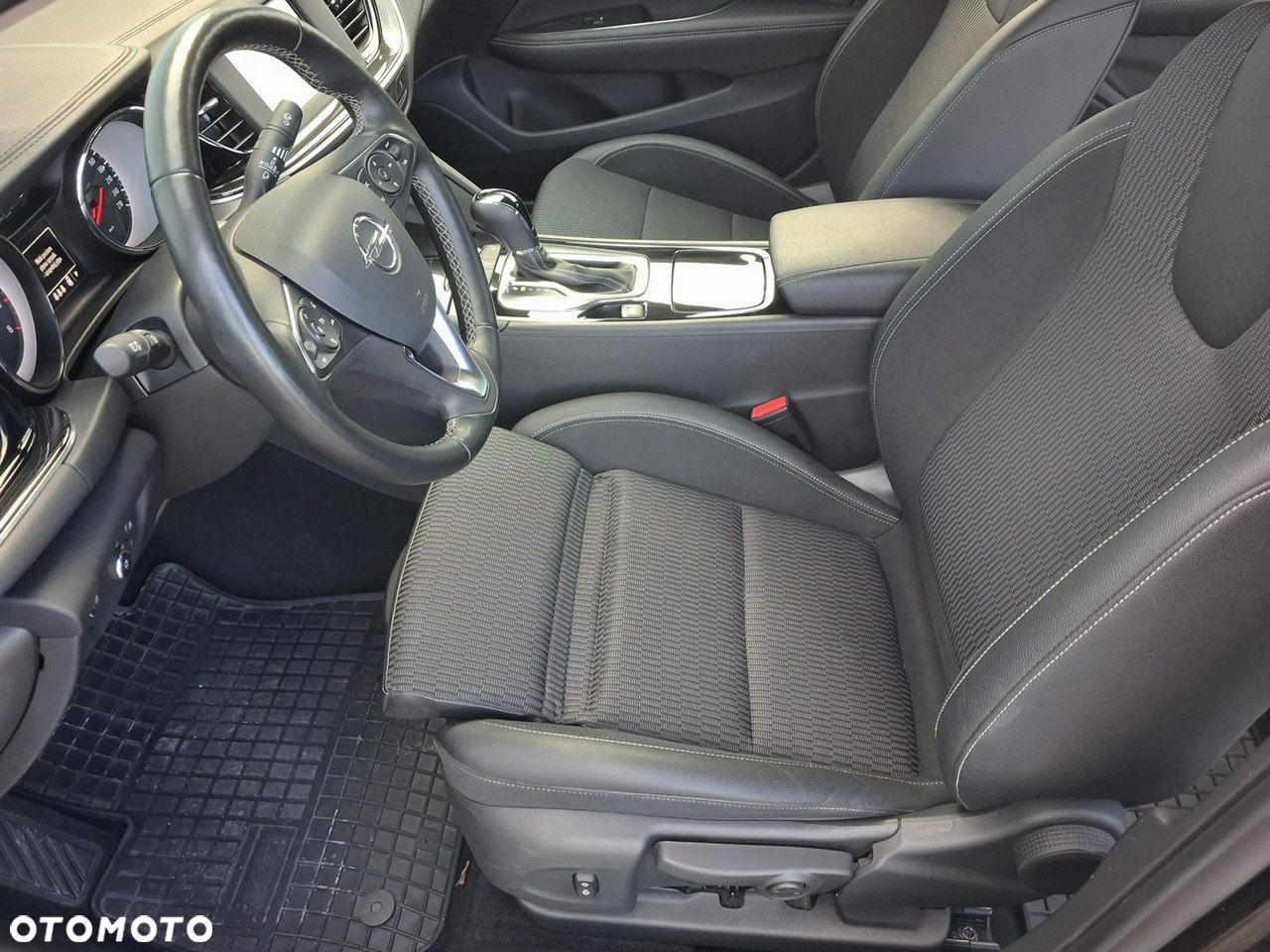 Opel Insignia - 12