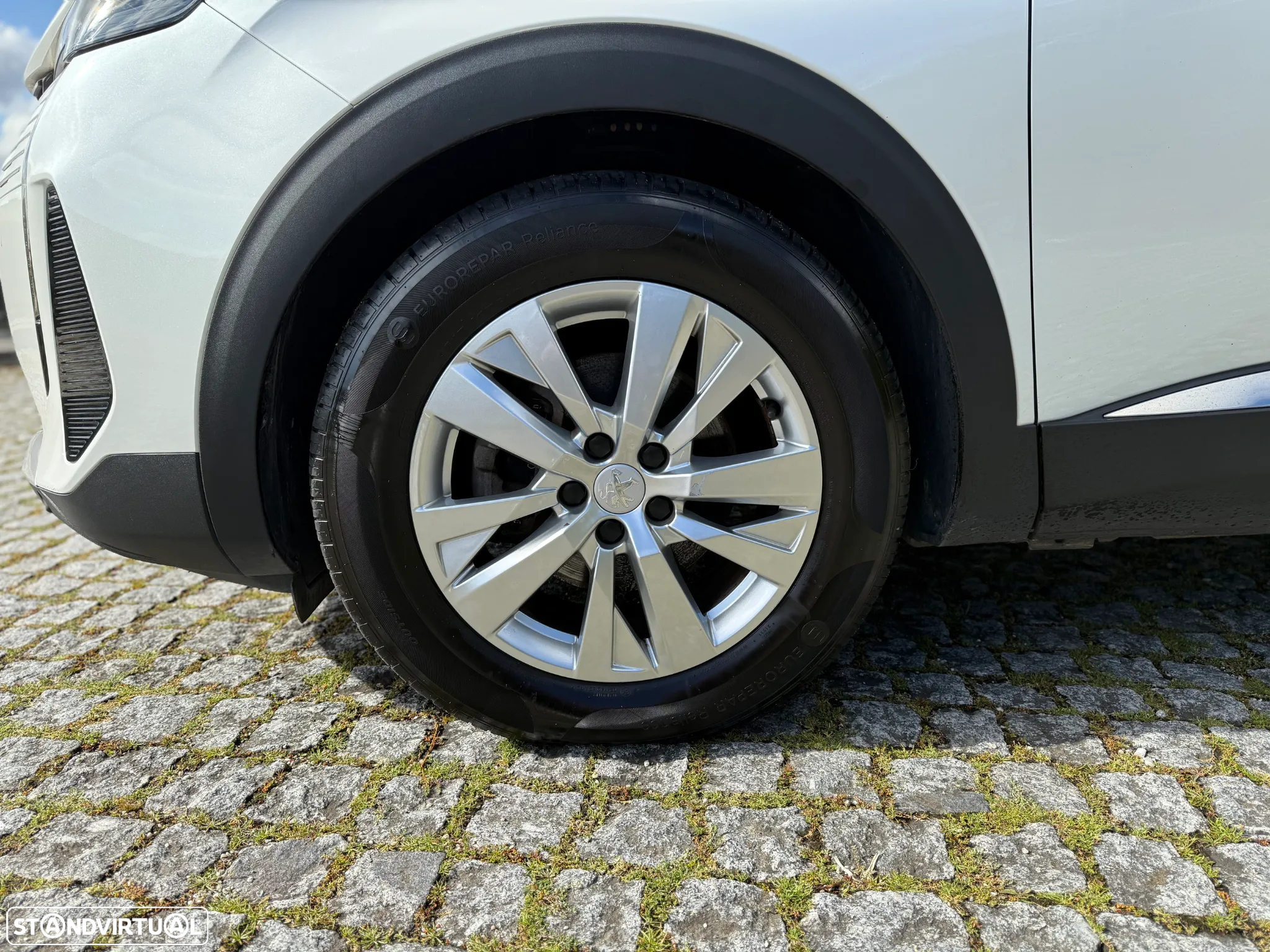 Peugeot 3008 1.5 BlueHDi Style - 23