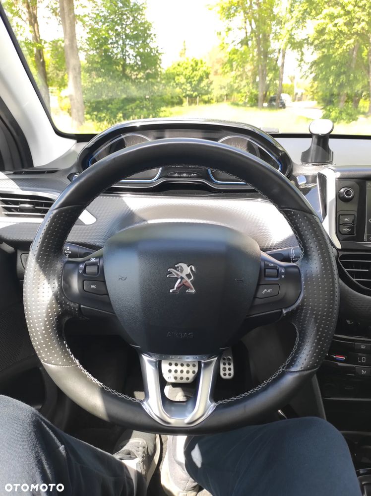 Peugeot 2008 - 12