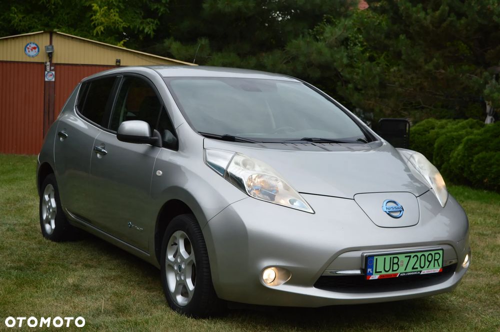 Nissan Leaf 24 kWh (mit Batterie) Visia + - 10