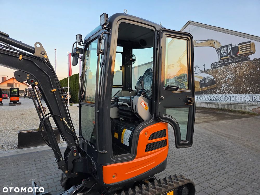 Inny NOWA minikoparka TORQMATIK ME18, silnik Yanmar 3TNV74F 11.2 kW - 30