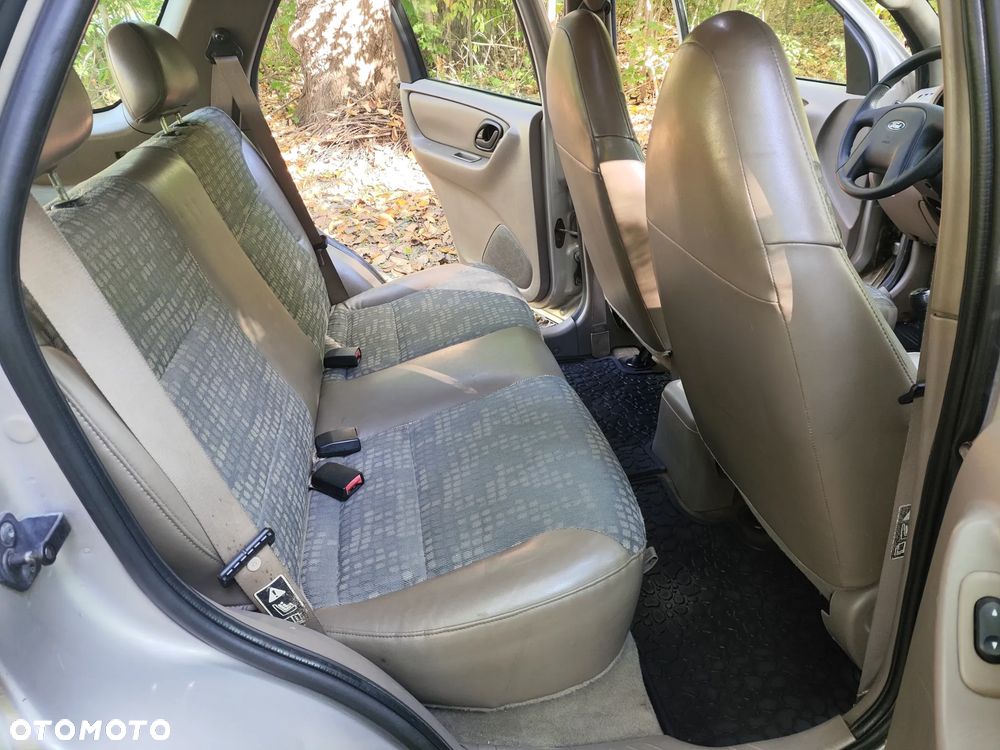 Ford Escape - 34