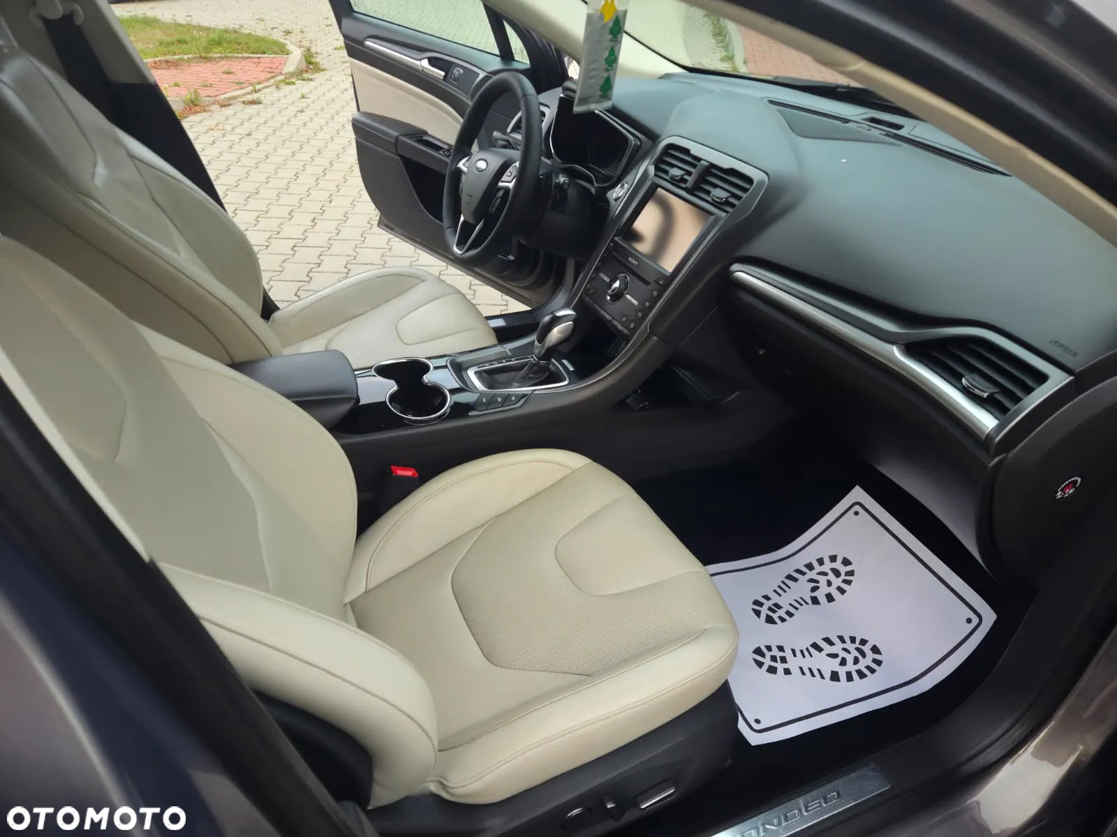 Ford Mondeo 2.0 EcoBoost Titanium - 19