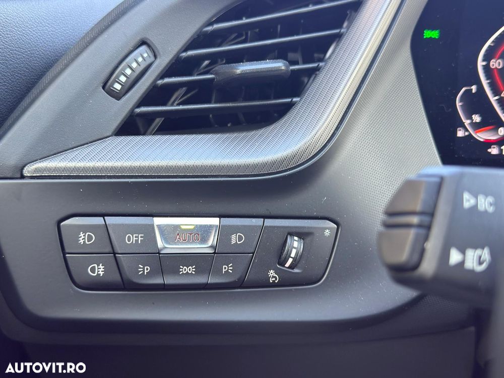 BMW Seria 2 220i Aut. M Sport - 12