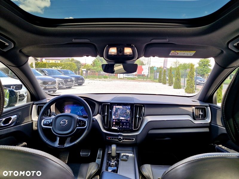 Volvo XC 60 T6 Plug-In Hybrid AWD Plus Dark - 10