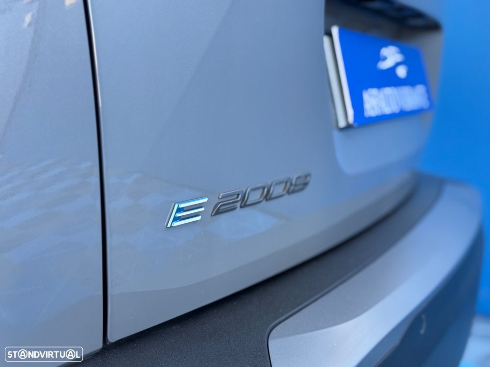 Peugeot e-2008 54 kWh Allure - 6