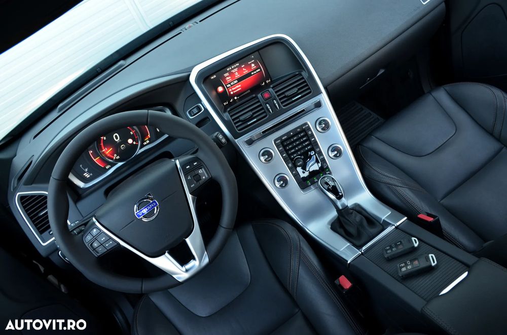 Volvo XC 60 D4 AWD Geartronic Summum - 3