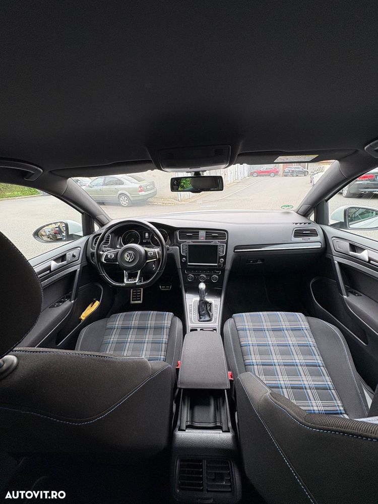 Volkswagen Golf - 14