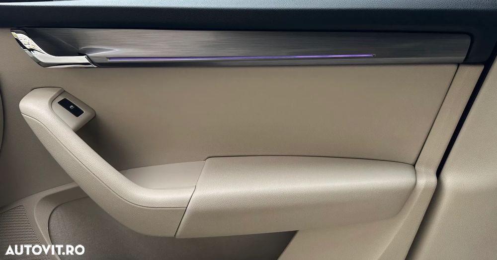 Skoda Octavia 1.6 TDI DSG Style - 32