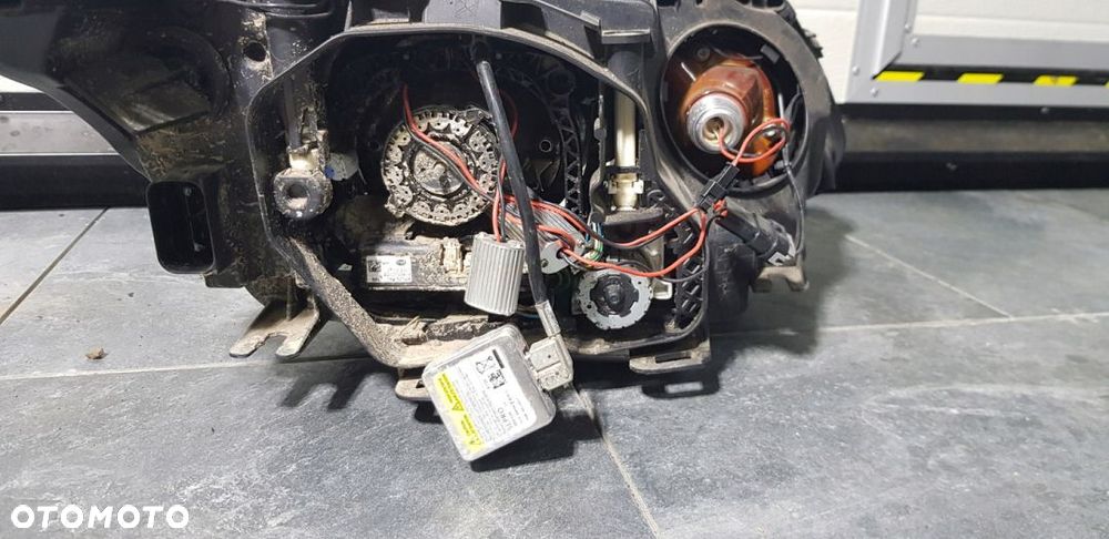 BMW E60 Lampa Przednia Lewa Xenon Dynamic - 3