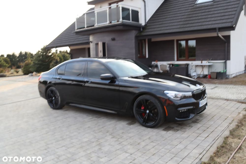 BMW Seria 7 740i - 7