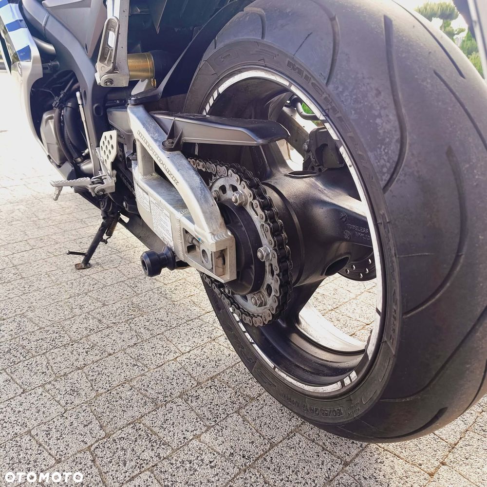 Honda CBR - 13