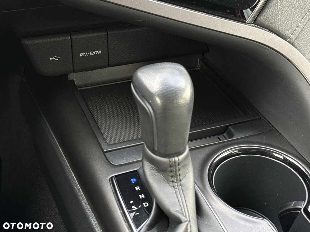 Toyota Camry 2.5 Hybrid Comfort CVT - 17