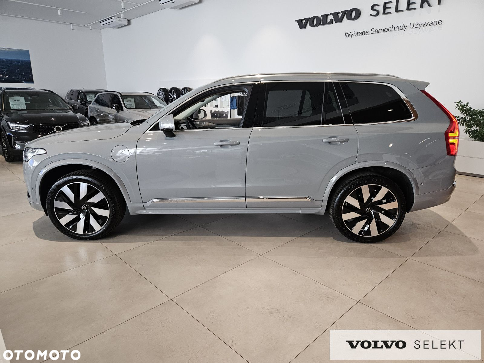 Volvo XC 90 - 9
