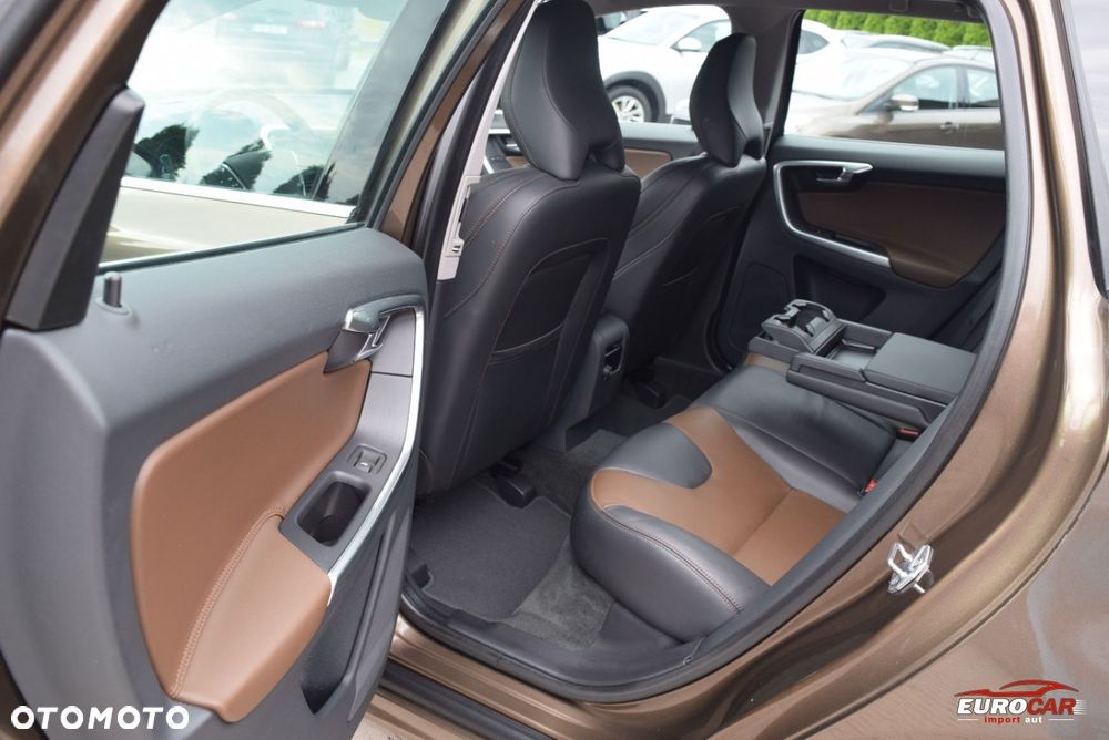Volvo XC 60 D4 Geartronic Summum - 18