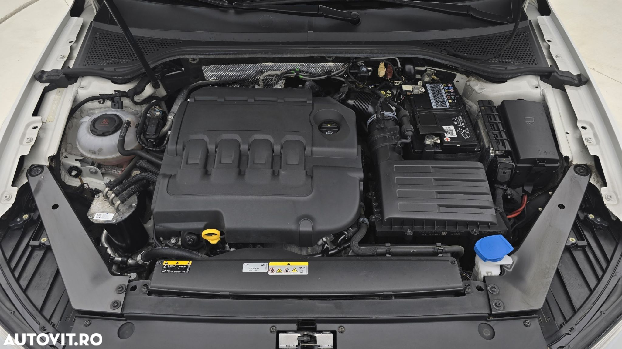 Volkswagen Passat 2.0 TDI DSG Comfortline - 24