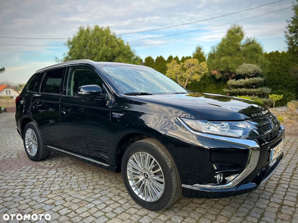 Mitsubishi Outlander Instyle NAVI + - 6