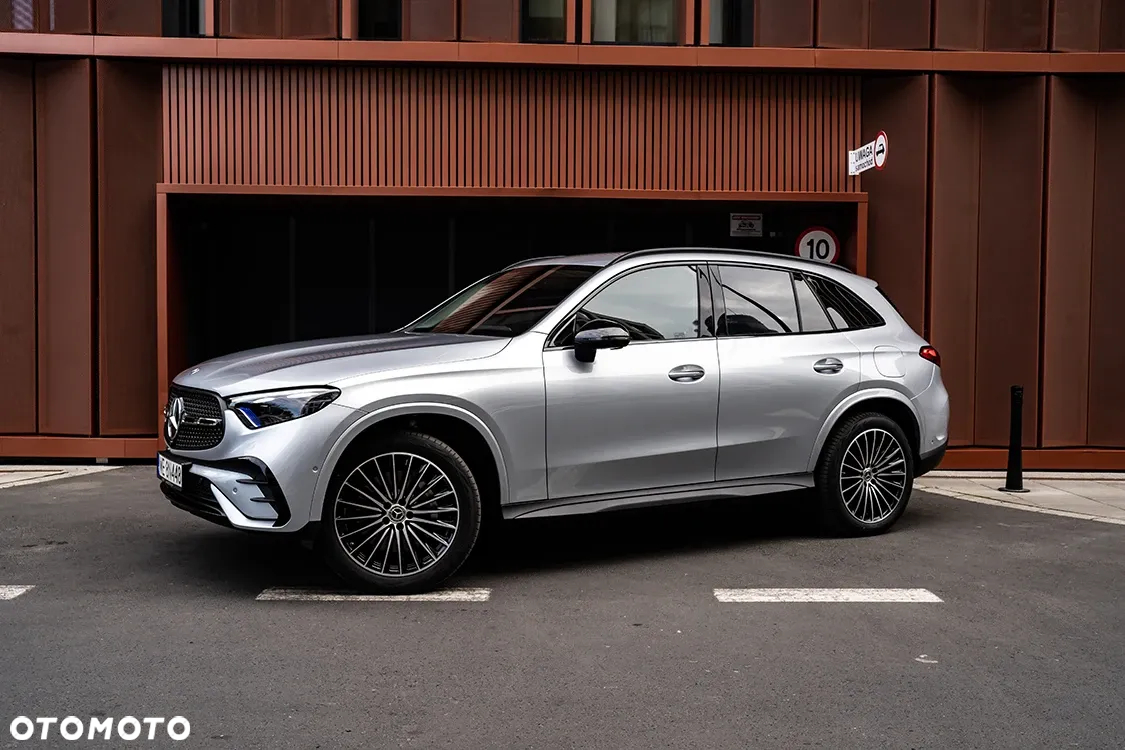 Mercedes-Benz GLC 300 e 4-Matic AMG Line - 11