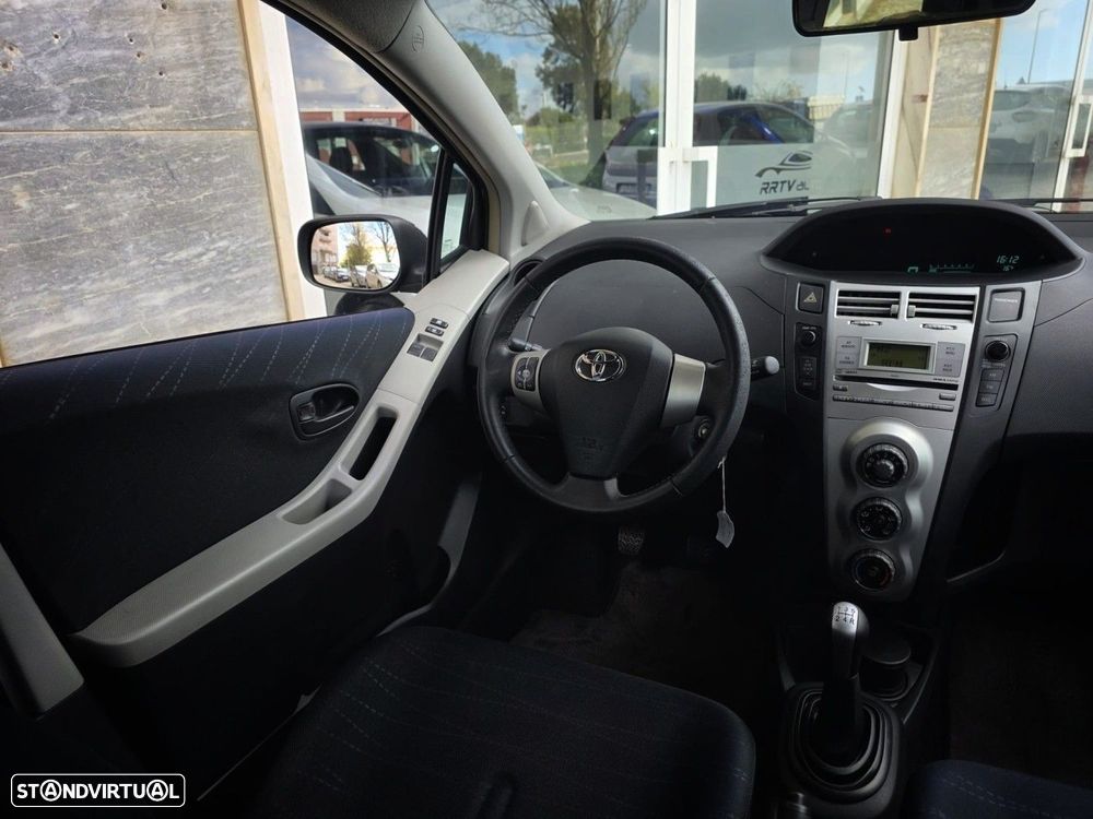 Toyota Yaris 1.0 VVT-i Sol+AC - 16
