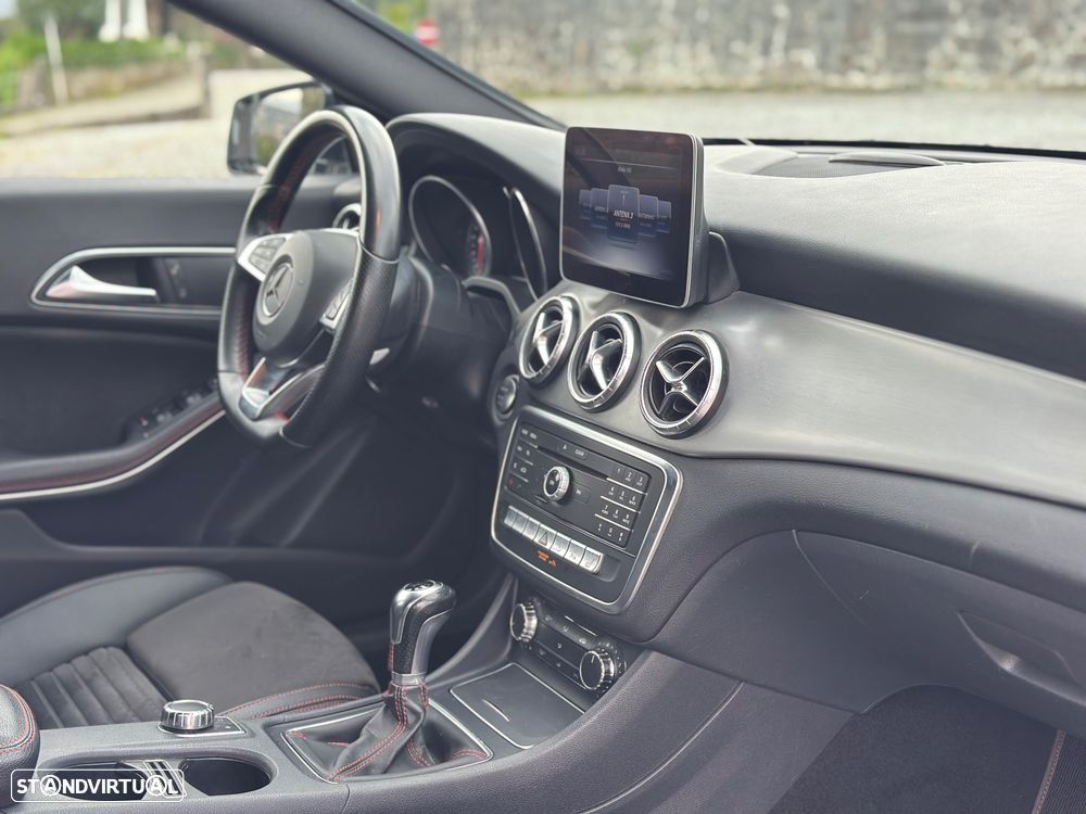 Mercedes-Benz CLA 180 d Shooting Brake AMG Line - 43