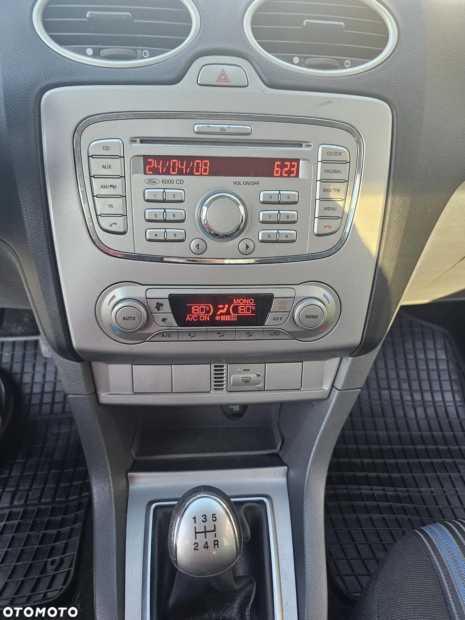 Ford Focus 1.6 16V Ambiente - 12